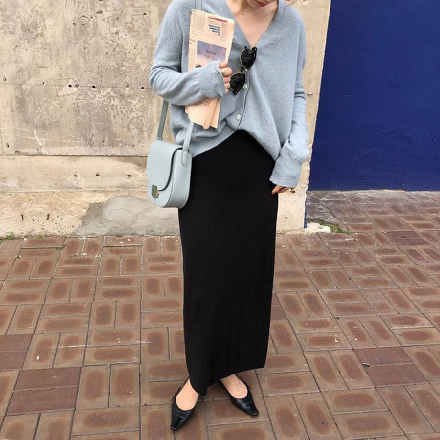 Chỉ cần 4 kiểu áo len này, các cô nàng thỏa sức diện đẹp trong mùa lạnh ảnh 18 Có đến 4 kiểu áo len để các cô nàng xoay tua” diện đẹp trong mùa lạnh, nếu không biết quả là phí của giời-17