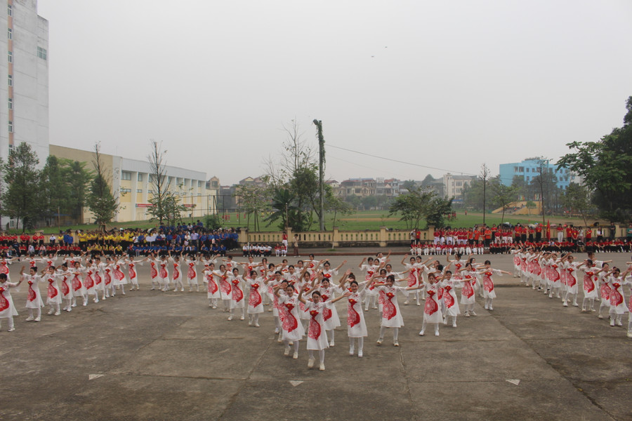 Các đội thi đã mang đến nhiều tiết mục đặc sắc.