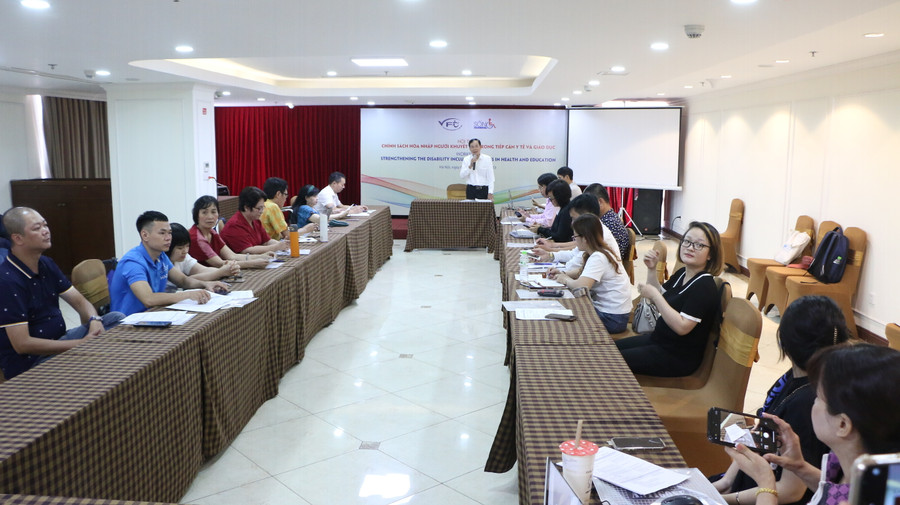 Các đại biểu lắng nghe ý kiến chia sẻ tại hội thảo. Các đại biểu lắng nghe ý kiến chia sẻ tại hội thảo.