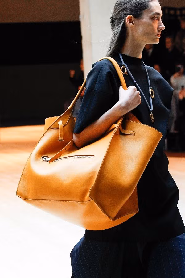 celine-oversized-bag-aw17-aeoworld-com-middle-east
