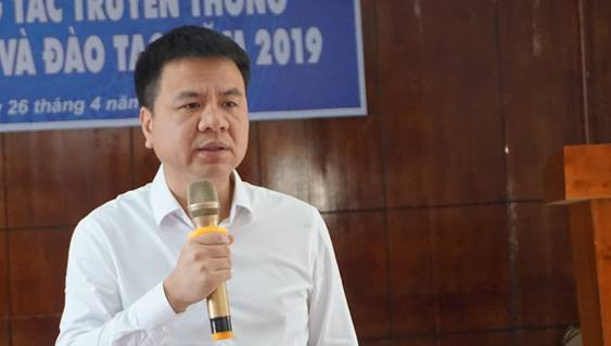 Tổng Biên tập Báo GD&TĐ Triệu Ngọc Lâm báo cáo chuyên đề kỹ năng ứng xử, xử lý khủng hoảng truyền thông.