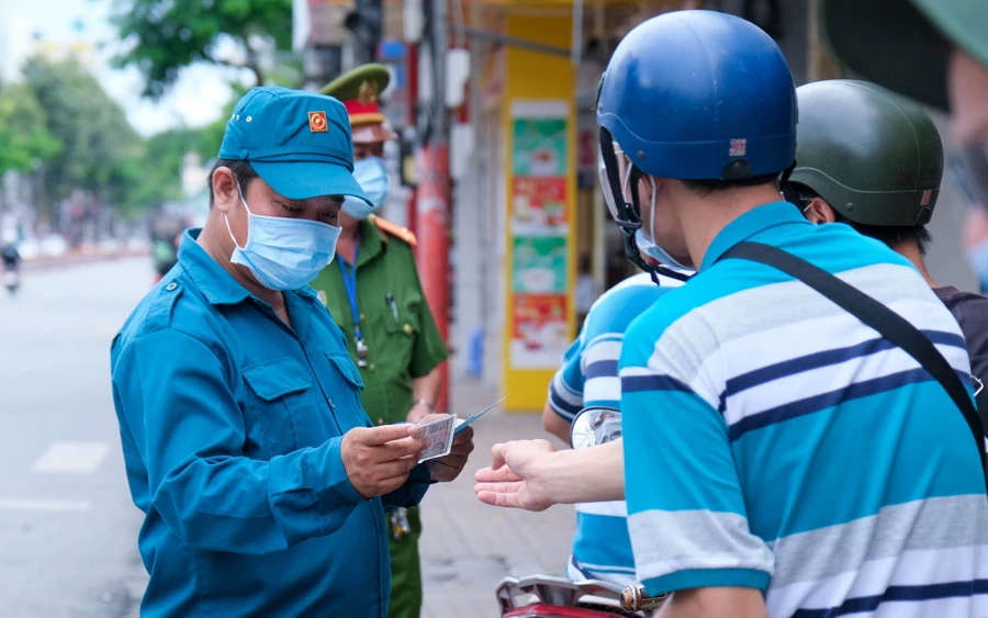 Tăng cường công tác kiểm tra, giám sát thực hiện giãn cách xã hội.