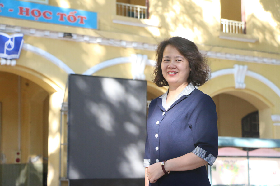 Cô Nguyễn Thị Nhâm Huyền - Hiệu trưởng Trường THPT Phan Đình Phùng nhấn mạnh tầm quan trọng của việc quan tâm hơn nữa về thu nhập cho đội ngũ nhân viên y tế trường học.