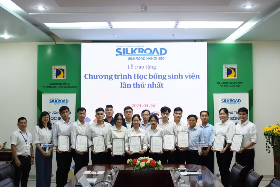 Hơn 1 tỷ đồng học bổng cho 60 sinh viên xuất sắc