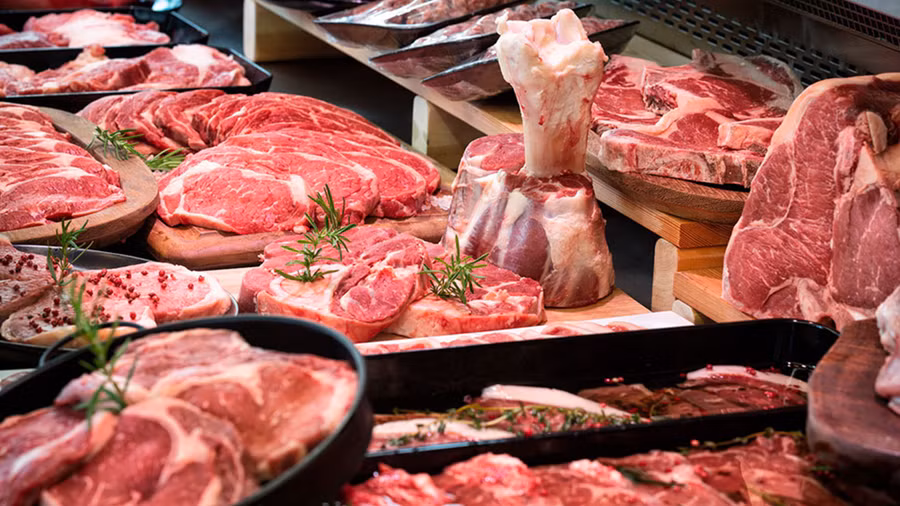 Chúng ta không nhất thiết phải kiêng ăn thịt, vấn đề là chất lượng và số lượng thịt mà chúng ta nạp vào cơ thể. (Ảnh: ITN)