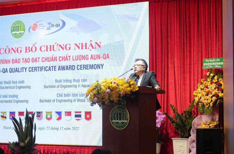 PGS.TS Huỳnh Thanh Hùng phát biểu tại buổi lễ.