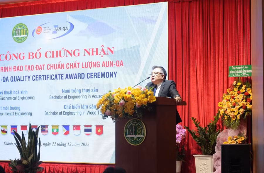 PGS.TS Huỳnh Thanh Hùng phát biểu tại buổi lễ. PGS.TS Huỳnh Thanh Hùng phát biểu tại buổi lễ.