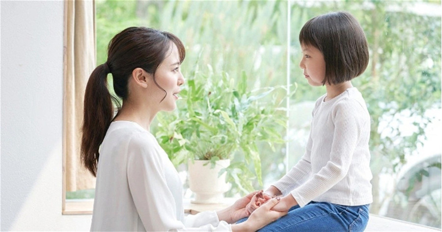 Khi con bình tĩnh và có cơ hội bày tỏ với bạn cảm giác của chúng, bạn có thể chuyển sang giai đoạn giải quyết vấn đề. (Ảnh: ITN). Khi con bình tĩnh và có cơ hội bày tỏ với bạn cảm giác của chúng, bạn có thể chuyển sang giai đoạn giải quyết vấn đề. (Ảnh: ITN).