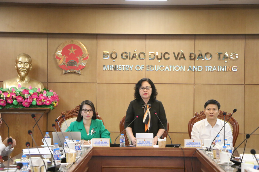Thứ trưởng Ngô Thị Minh - Trưởng Tiểu ban Giáo dục thể chất, Hội đồng Quốc gia giáo dục và phát triển nhân lực phát biểu kết luận hội thảo. Thứ trưởng Ngô Thị Minh - Trưởng Tiểu ban Giáo dục thể chất, Hội đồng Quốc gia giáo dục và phát triển nhân lực phát biểu kết luận hội thảo.