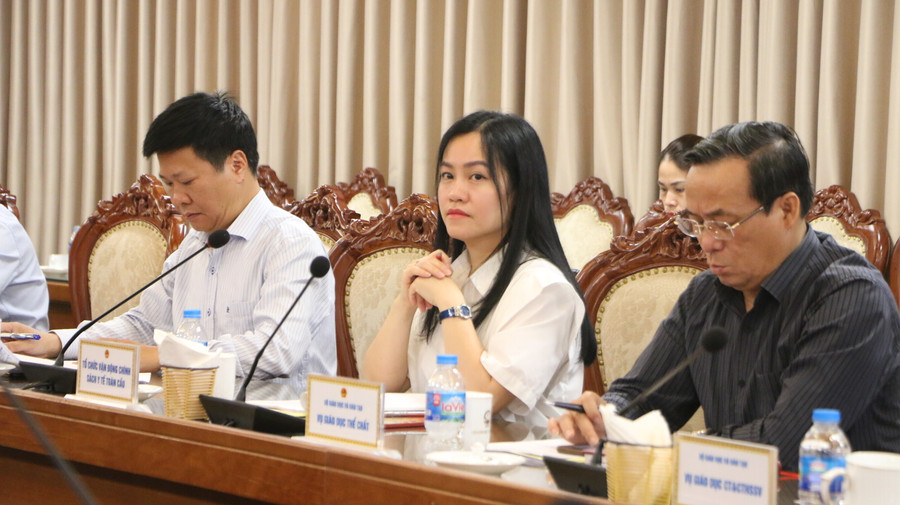 Các đại biểu tham dự trực tiếp tại điểm cầu trụ sở Bộ GD&ĐT. Các đại biểu tham dự trực tiếp tại điểm cầu trụ sở Bộ GD&ĐT.