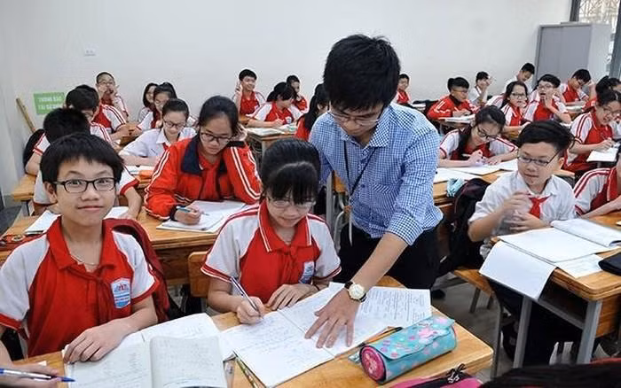 Lấy ý kiến xét chọn giáo viên THCS tiêu biểu, xuất sắc giai đoạn 1982 - 2022