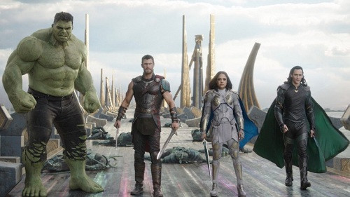 Tiếng cười lấn át cảnh tận thế trong "Thor: Ragnarok"