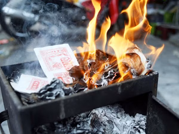 sai lam hoa vang ram thang gieng cac nha hay mac - 3