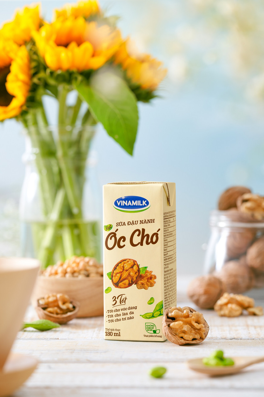 Sữa đậu nành Óc chó trở thành lựa chọn mới của người tiêu dùng. Sữa đậu nành Óc chó trở thành lựa chọn mới của người tiêu dùng.