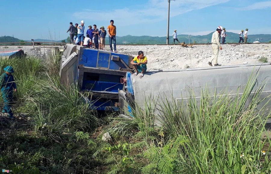 Nạn nhân vụ tai nạn lật tàu tại Thanh Hóa: “Tôi không biết bị bay ra khỏi tàu như thế nào”