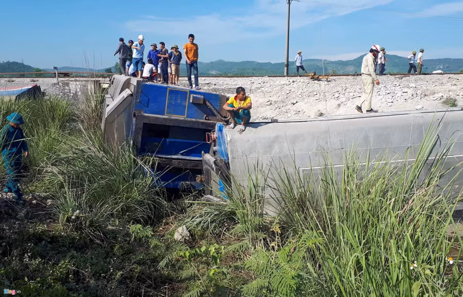 Nạn nhân vụ tai nạn lật tàu tại Thanh Hóa: “Tôi không biết bị bay ra khỏi tàu như thế nào”