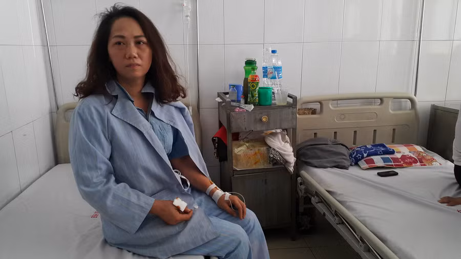 Chị Phan Thị Vân Anh bàng hoàng kể lại sự việc