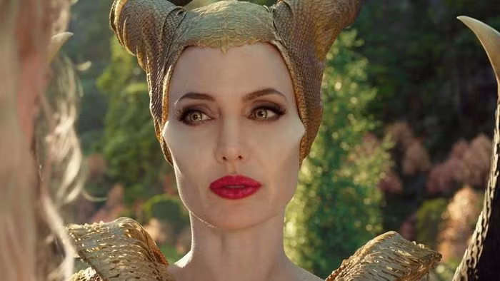 Cuộc sống Angelina Jolie ra sao sau gần 3 năm chia tay Brad Pitt? ảnh 1 Cuộc sống Angelina Jolie ra sao sau gần 3 năm chia tay Brad Pitt? ảnh 1