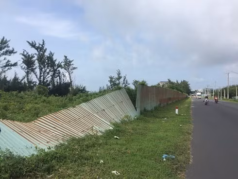 Dân bức xúc vì dự án BĐS bỏ hoang “chiếm” lối xuống biển Long Hải ảnh 7