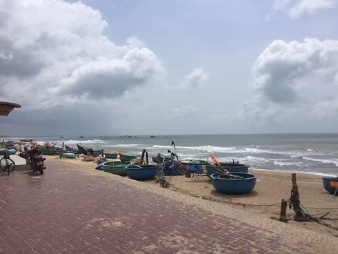 Dân bức xúc vì dự án BĐS bỏ hoang “chiếm” lối xuống biển Long Hải ảnh 10