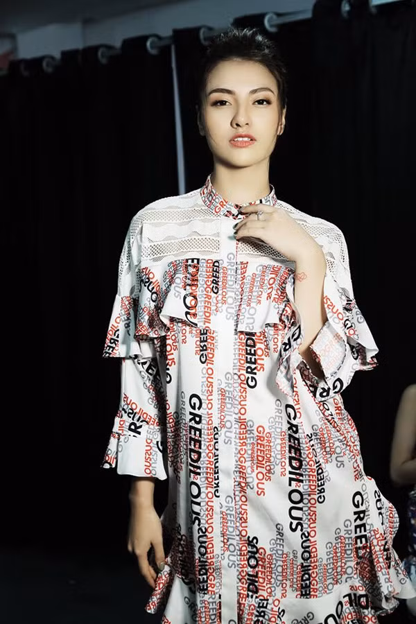  Bỏ lỡ tất cả các cơ hội tỏa sáng ở thời kỳ đỉnh cao, Hồng Quế hiện tại đang làm lại mọi thứ từ đầu. 