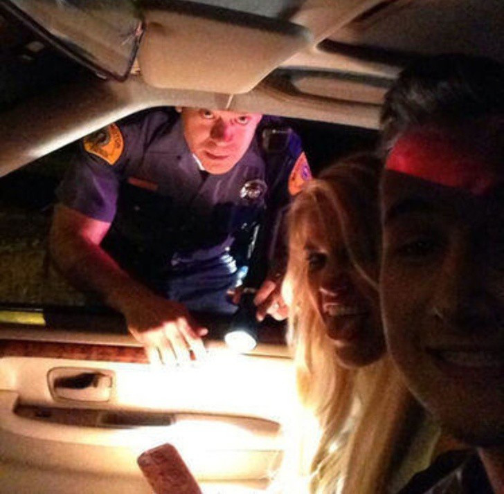 Những bức ảnh seflie "bất chấp" cho chúng ta thấy mạng xã hội đã chi phối và thao túng chúng ta như thế nào - Ảnh 10. Những bức ảnh seflie "bất chấp" cho chúng ta thấy mạng xã hội đã chi phối và thao túng chúng ta như thế nào - Ảnh 10.