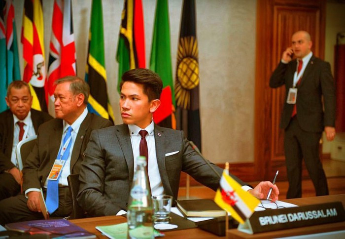 So độ giàu có, điển trai của ba hoàng tử nổi danh châu Á ảnh 6 So độ giàu có, điển trai của ba hoàng tử nổi danh châu Á ảnh 6