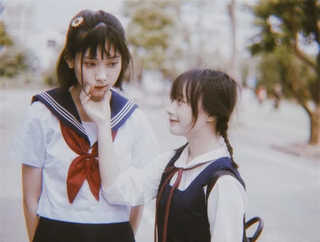 Bộ ảnh bo anh don tim dan mang cua doi ban than deu la hot girl o ha noi