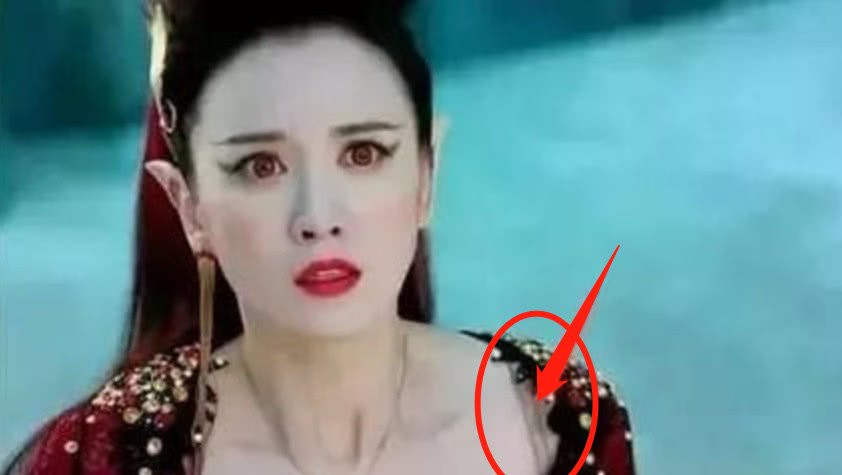 Những hạt sạn siêu to siêu khổng lồ khiến khán giả không thể nhịn cười trong phim cổ trang-6