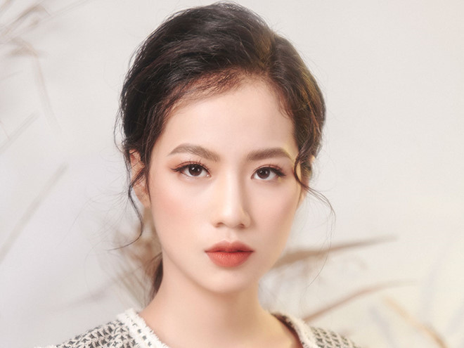 Nhan sắc hút hồn của nữ người mẫu khuyết tay
