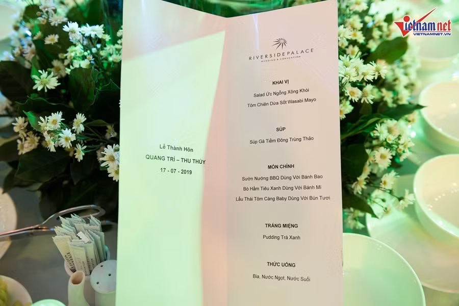 Thu Thủy bật khóc vì câu nói của chồng kém 10 tuổi trong lễ cưới