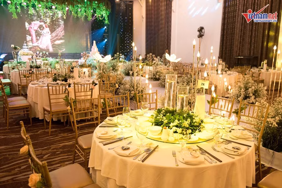 Thu Thủy bật khóc vì câu nói của chồng kém 10 tuổi trong lễ cưới