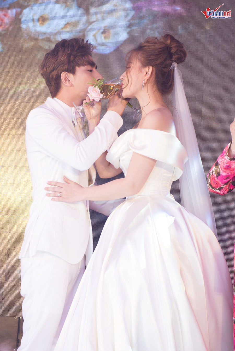 Thu Thủy bật khóc vì câu nói của chồng kém 10 tuổi trong lễ cưới ảnh 8 Thu Thủy bật khóc vì câu nói của chồng kém 10 tuổi trong lễ cưới