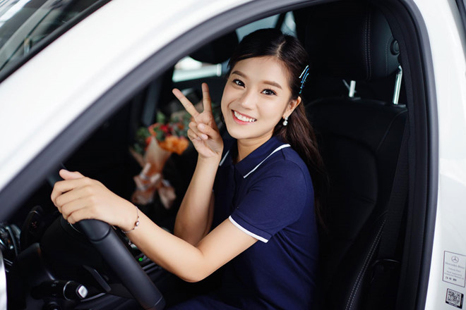 Hoàng Yến Chibi tậu xế hộp 2 tỉ, mua 3 căn nhà ở tuổi 242