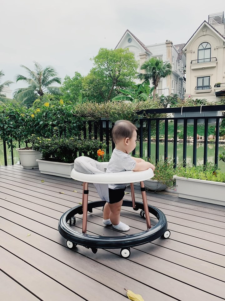 66279773_1308416112643580_2912379244237553664_n Mối quan hệ giữa Tú Anh và Đỗ Mỹ Linh hiện ra sao sau nghi vấn Hoa hậu yêu lại bồ cũ của đàn chị?-4