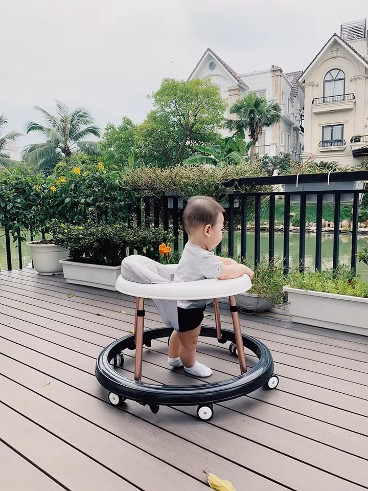 Mối quan hệ giữa Tú Anh và Đỗ Mỹ Linh hiện ra sao sau nghi vấn Hoa hậu yêu lại bồ cũ của đàn chị?-4