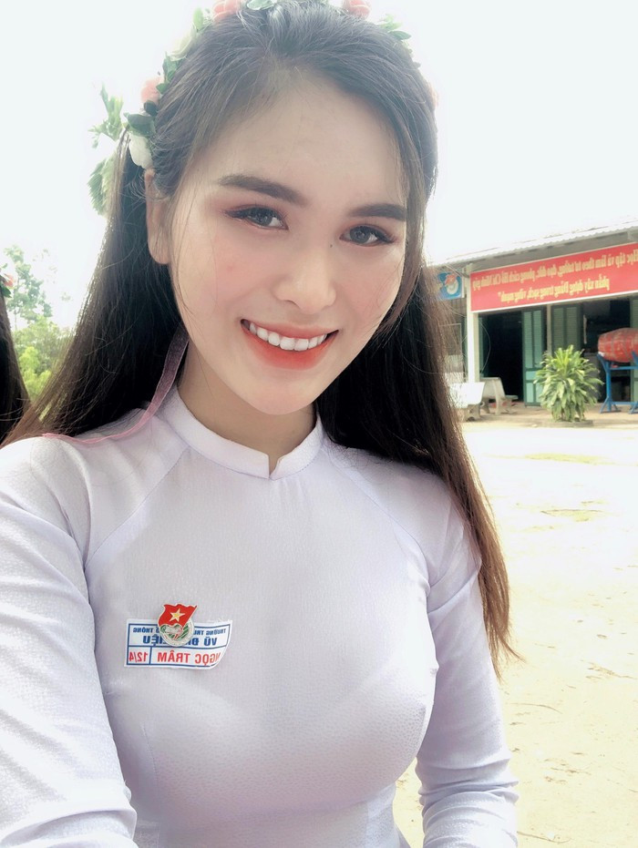 Từ nhỏ đã bị chê bai nhan sắc, nữ sinh 2K quyết tâm “lột xác”, xinh đẹp đến “người quen cũng không nhận ra ảnh 2 Từ nhỏ đã bị chê bai nhan sắc, nữ sinh 2K quyết tâm “lột xác”, xinh đẹp đến “người quen cũng không nhận ra ảnh 2