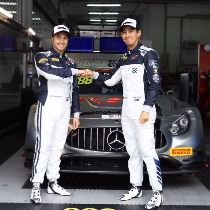 So độ giàu có, điển trai của ba hoàng tử nổi danh châu Á ảnh 10