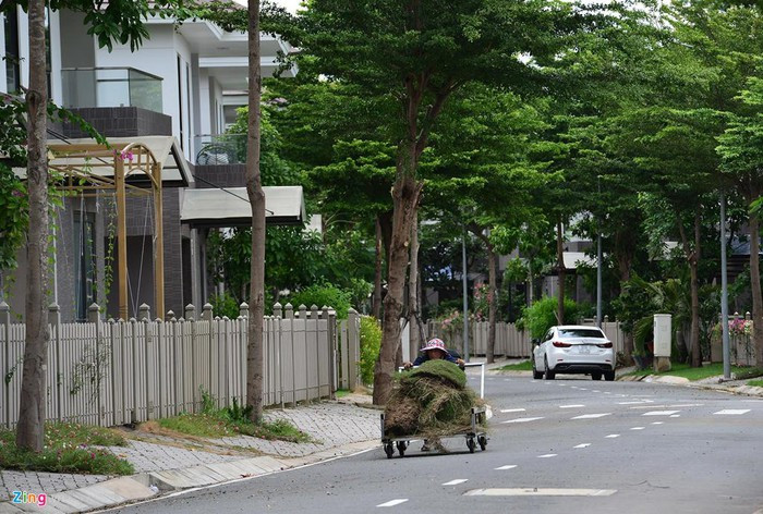 Cận cảnh khu biệt thự, nơi ca sĩ Nhật Kim Anh bị trộm hơn 5 tỷ đồng ảnh 6 Cận cảnh khu biệt thự, nơi ca sĩ Nhật Kim Anh bị trộm hơn 5 tỷ đồng ảnh 6