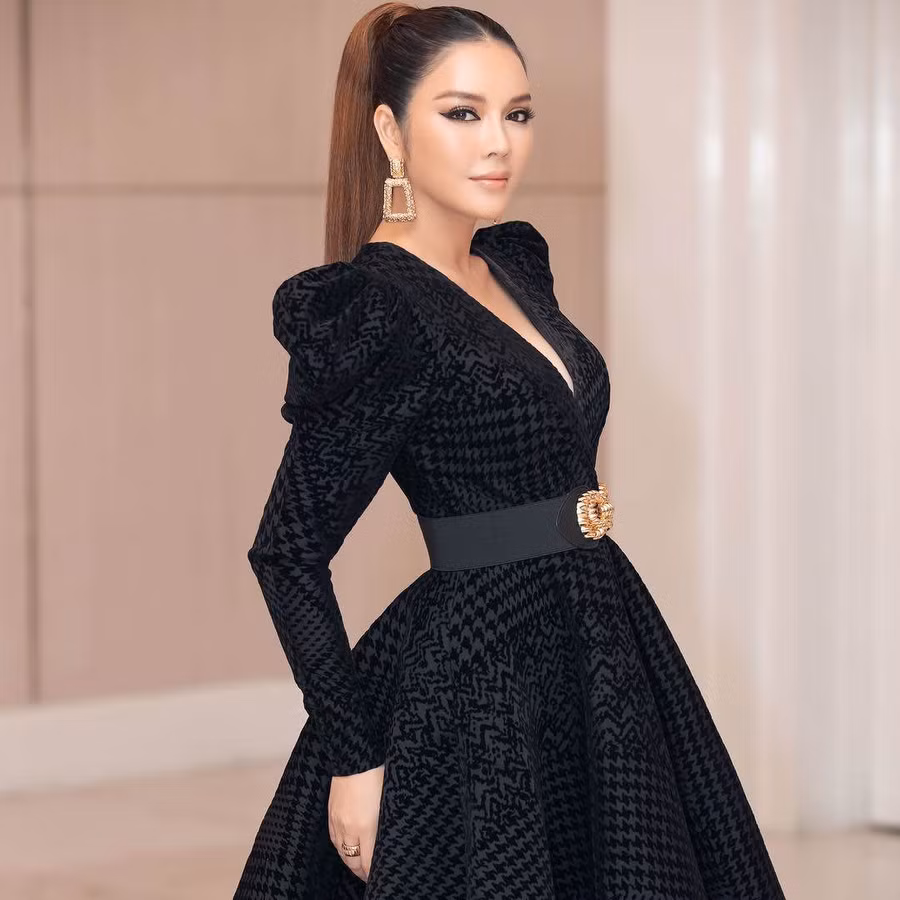 Ai ngờ kiểu tóc đáng yêu này lại dìm hàng nhan sắc Lý Nhã Kỳ không thương tiếc ảnh 5 tap tanh "cua sung lam nghe" bang toc mai mua, ly nha ky du tre nhung kem sang bat ngo! - 7