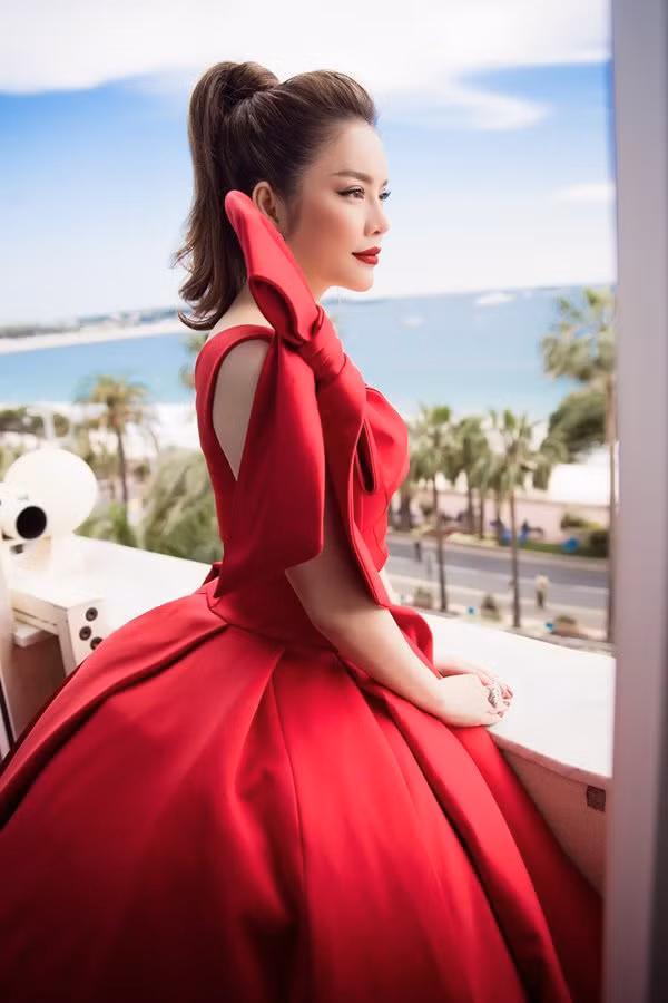 Ai ngờ kiểu tóc đáng yêu này lại dìm hàng nhan sắc Lý Nhã Kỳ không thương tiếc ảnh 11 tap tanh "cua sung lam nghe" bang toc mai mua, ly nha ky du tre nhung kem sang bat ngo! - 13