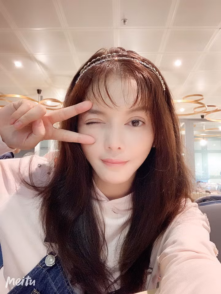 Ai ngờ kiểu tóc đáng yêu này lại dìm hàng nhan sắc Lý Nhã Kỳ không thương tiếc ảnh 3 tap tanh "cua sung lam nghe" bang toc mai mua, ly nha ky du tre nhung kem sang bat ngo! - 5