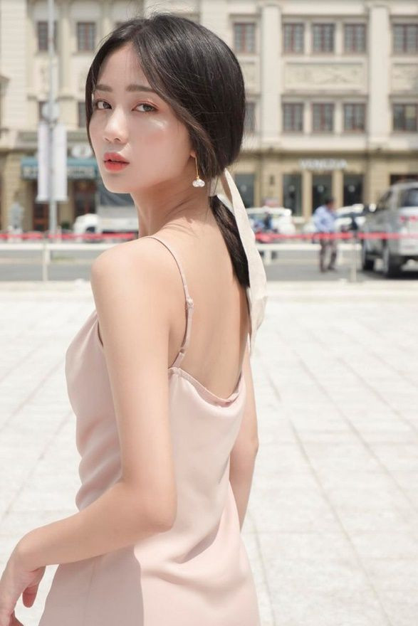 Thiếu nữ 19 tuổi xinh như hoa khiến bao chàng nguyện “trao tim” - 1