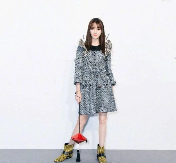 Địch Lệ Nhiệt Ba xinh đẹp, lạ lẫm với tạo hình tóc ngang mới mẻ ảnh 6