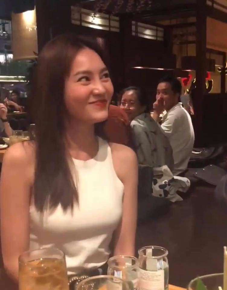 Ninh Dương Lan Ngọc bị nghi mới "dao kéo" với chiếc mũi thẳng tưng như mọc từ trên trán xuống ảnh 1 Chiếc mũi thẳng tưng như mọc từ trên trán xuống, Ninh Dương Lan Ngọc bị nghi mới dao kéo nên chưa vào form-1