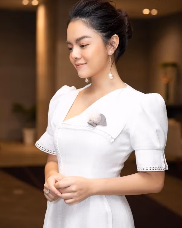 1 nam sau ly hon, pham quynh anh gay sot voi nhan sac tre trung khi de mat moc - 8