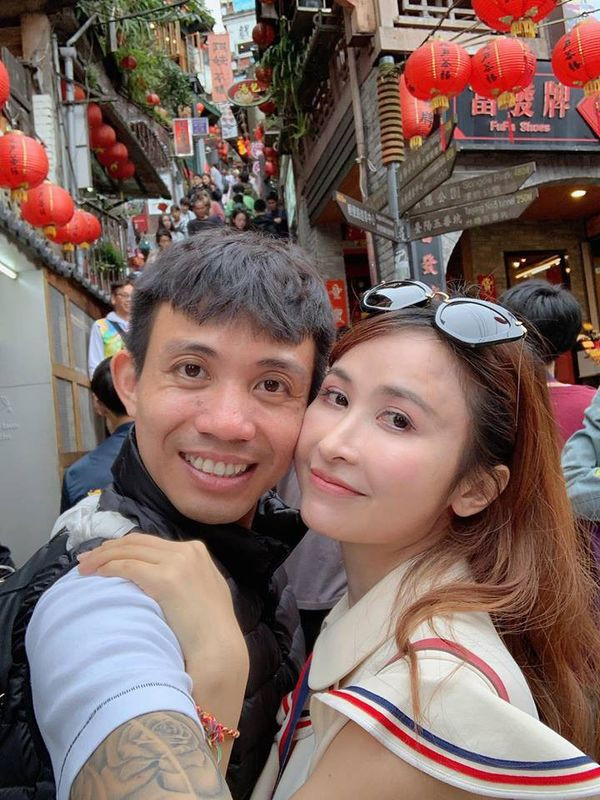 Trong lúc Minh Nhựa đang say đắm với vợ 2, cuộc sống của vợ đầu ra sao? ảnh 1 Minh Nhựa hiện đang có cuộc sống hạnh phúc với người vợ hai Mina…