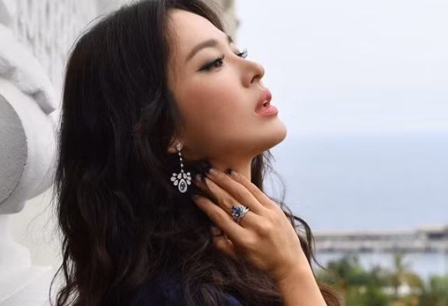 Cuộc phỏng vấn đầu tiên của Song Hye Kyo hé lộ thông tin đặc biệt sau ly hôn Song Joong Ki