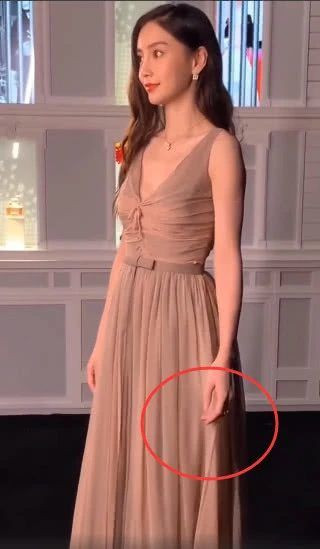 Sau nghi vấn ly hôn Huỳnh Hiểu Minh, Angelababy hành động bất thường ảnh 7 Sau nghi vấn ly hôn Huỳnh Hiểu Minh, Angelababy thay nhẫn cưới thành nhẫn khác ảnh 6