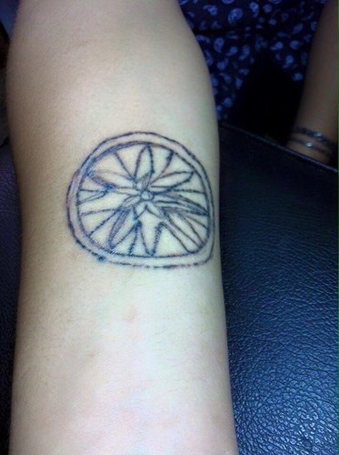 Thanh niên nhờ bạn xăm mặt quỷ để đi đòi nợ rồi nhận cái kết ê chề ảnh 5 Chuyện thanh niên nhờ bạn xăm mặt quỷ để đi đòi nợ rồi nhận cái kết ê chề hút 6 nghìn lượt like xôn xao mạng xã hội-6